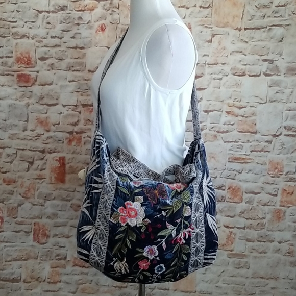 New Johnny Was Kasumi Embroidered Velvet Tote Bag - Picture 2 of 14